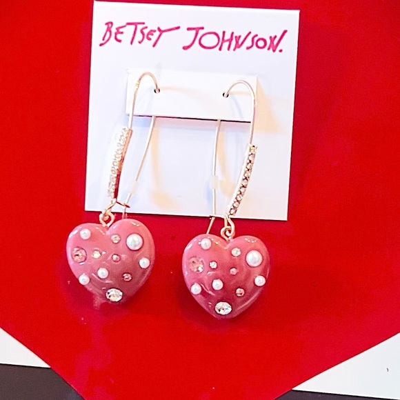 New Betsey Johnson Stone Heart Dangle Earrings - Picture 14 of 15